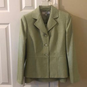 Petite Le Suit skirt suit